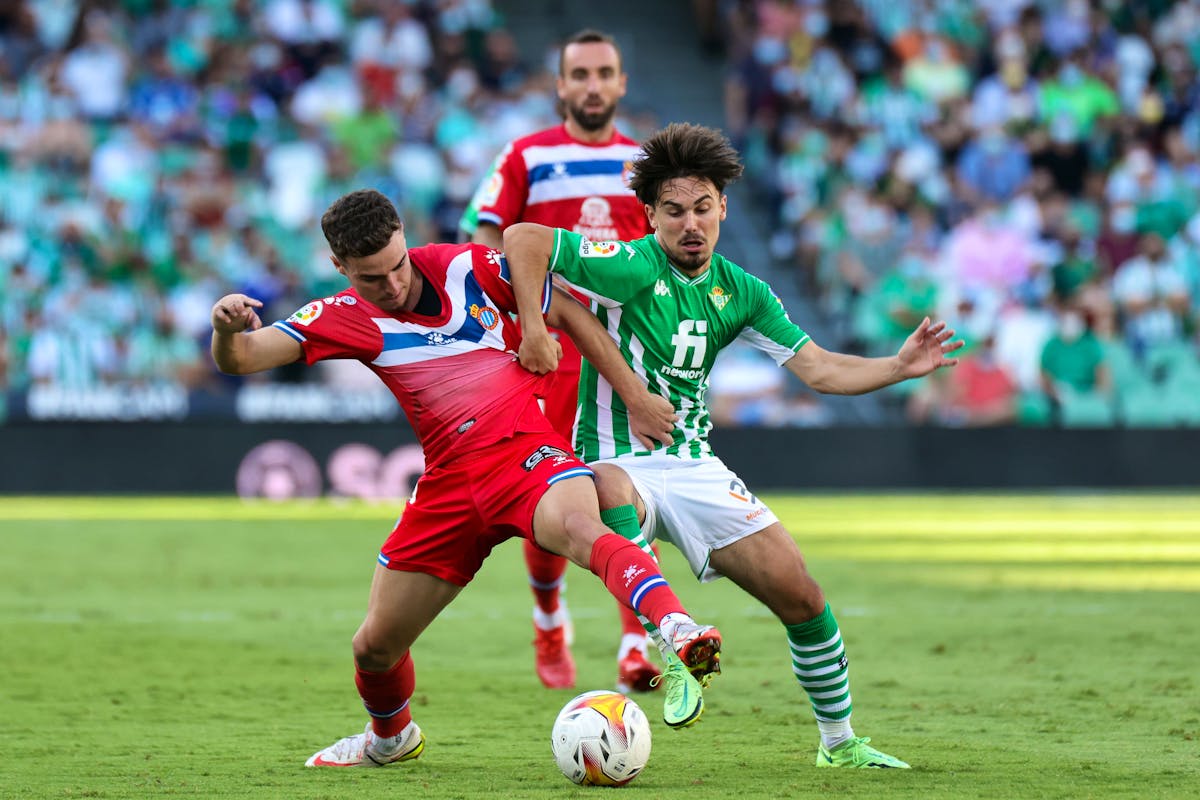 Betis draws tight game with Espanyol, 2-2